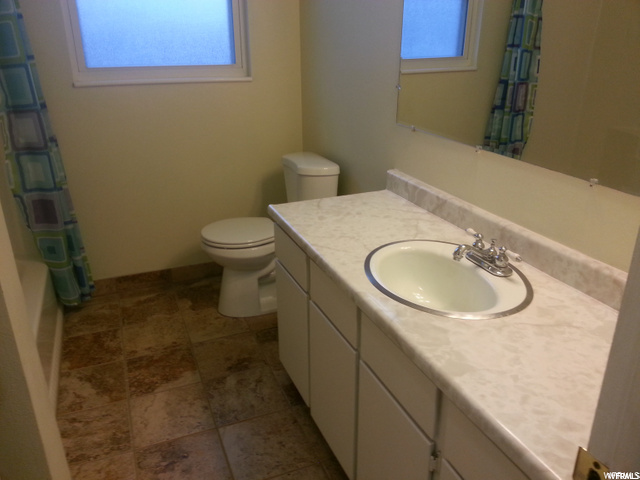 Main Floor Full Bath