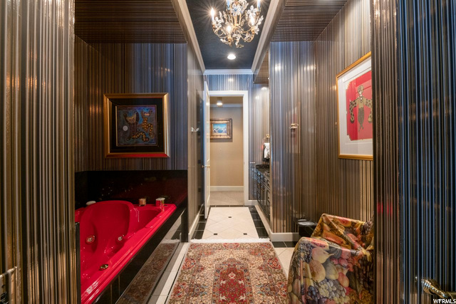 Walkthrough Bathroom