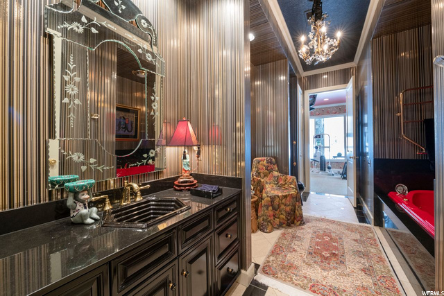 Walkthrough Bathroom