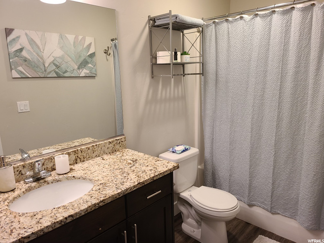 2nd upstairs bathroom