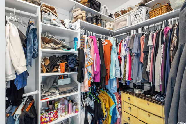 Master Walk In Closet