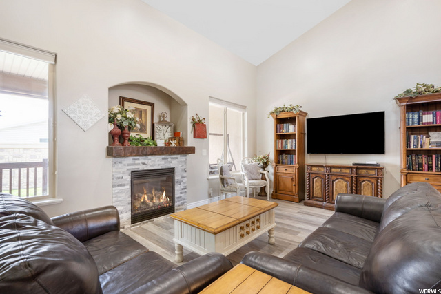Spacious Family Room