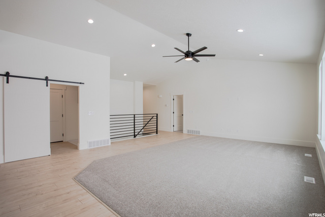 Sliding barn door