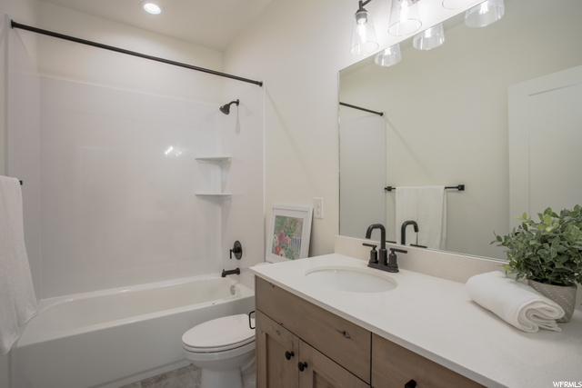 Main bath 2