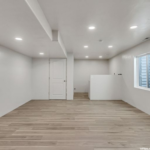 downstairs dinning / Kitchenette