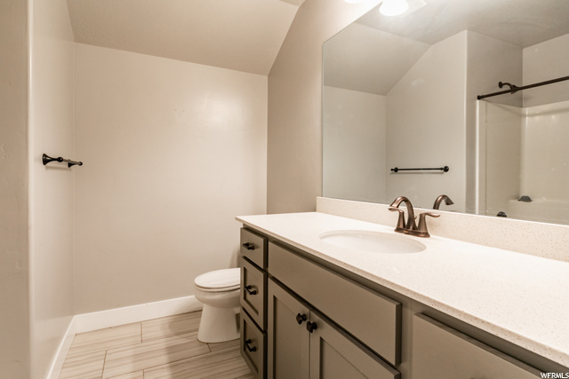 Upstairs Full Bath