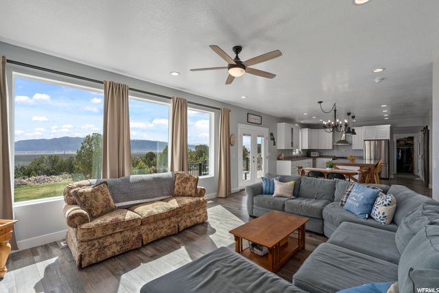 open family, dining and kitchen