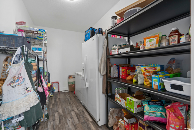 Huge pantry!