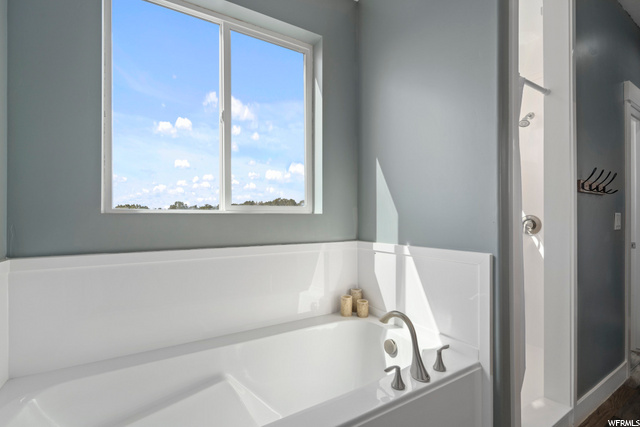 extra large/long soaking tub