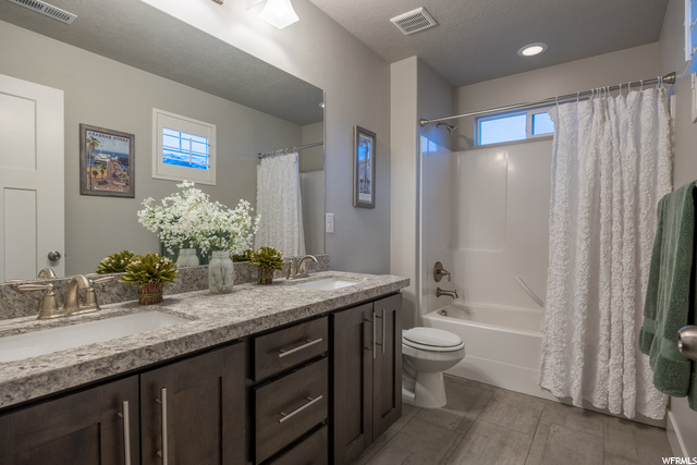 Upstairs bathroom