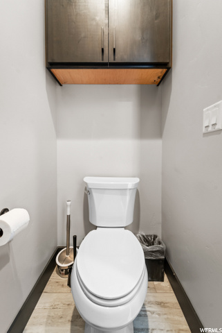 WATER CLOSET