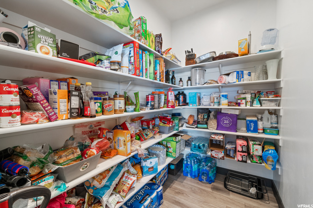 WALK IN PANTRY