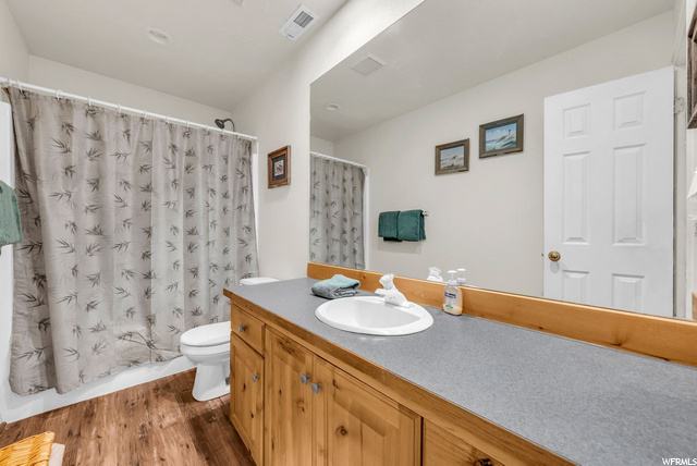 2nd Level Main Bathroom