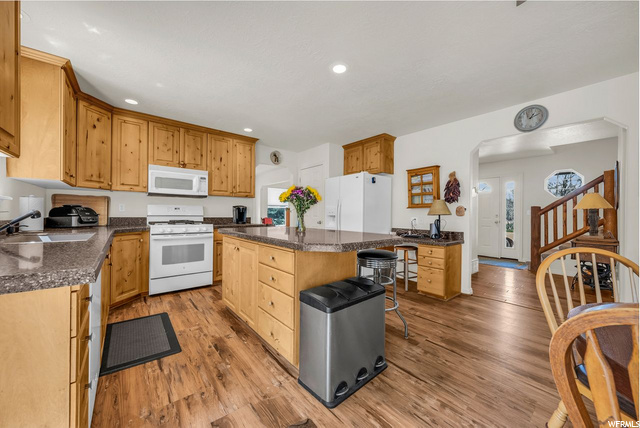 Knotty Alder Cabinets