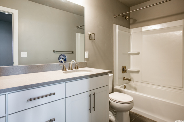 Upstairs Full Bath
