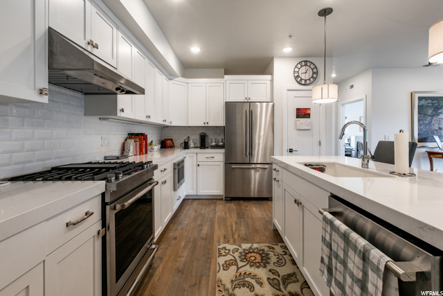 Stainless steel appliances and gas range