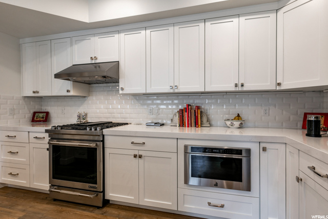 Beautiful subway tile backsplash