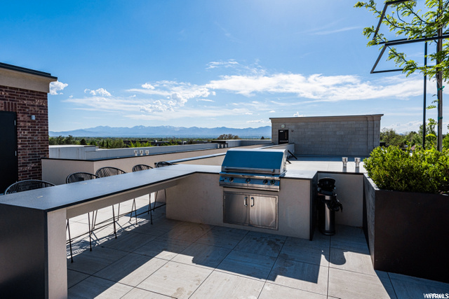 Roof-top patio
