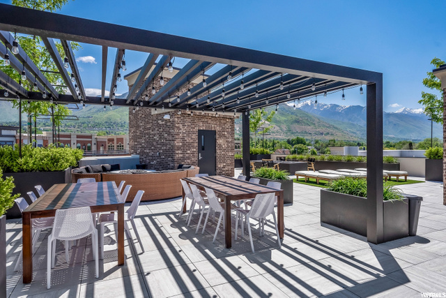 Roof-top patio