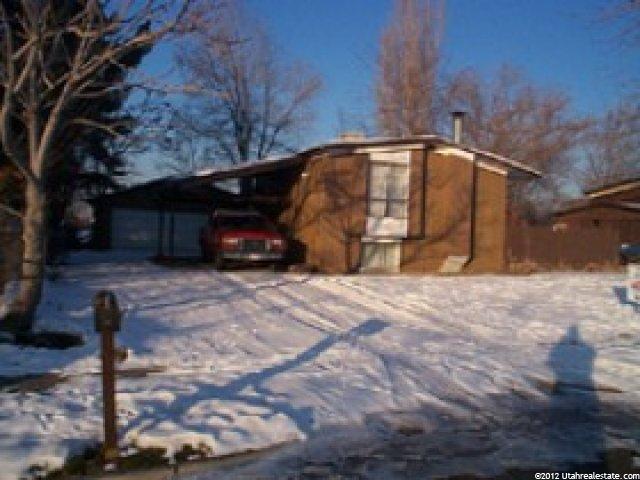 586 S Kimball Dr, Layton, UT 84040 — photo 2