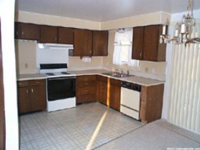 586 S Kimball Dr, Layton, UT 84040 — photo 4