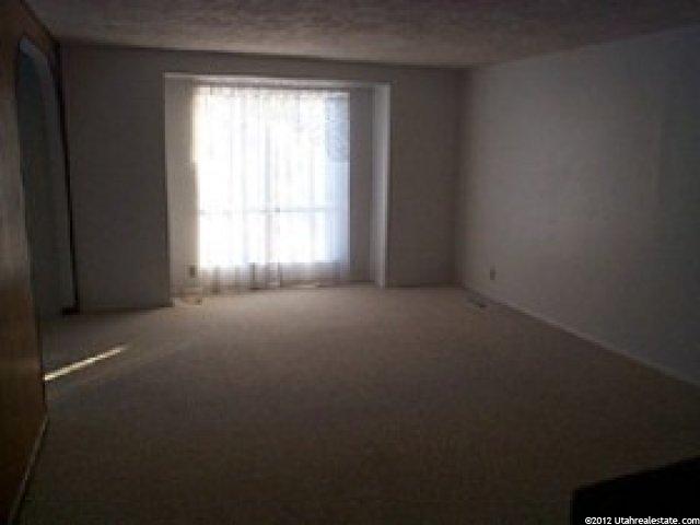586 S Kimball Dr, Layton, UT 84040 — photo 5