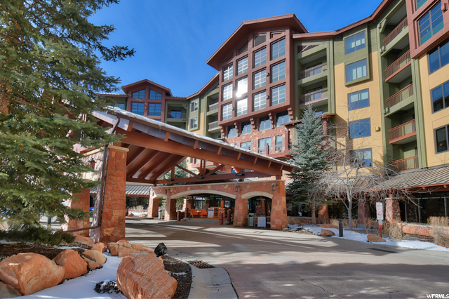 Grand Summit Entrance