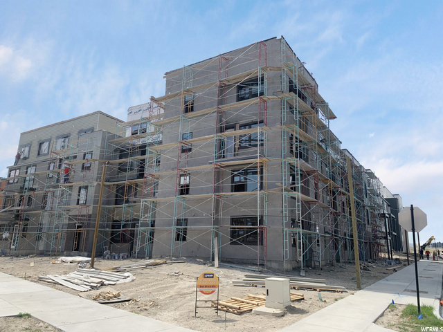 5192 W BLACK TWIG DR #D305, South Jordan UT 84009