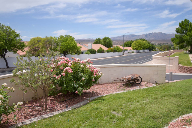 Photo 33 for MLS #1881098 at 225 N Valley View Dr #68
