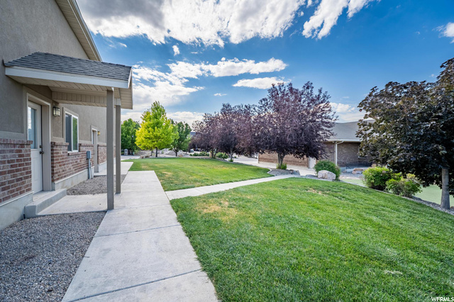 PRIVATE ENTRY TO OFFICE SPACE IN DETACHED GARAGE