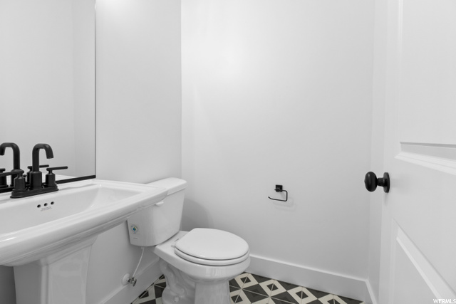 Photo 13 for MLS #1895892 at 2652 W Maple St #281