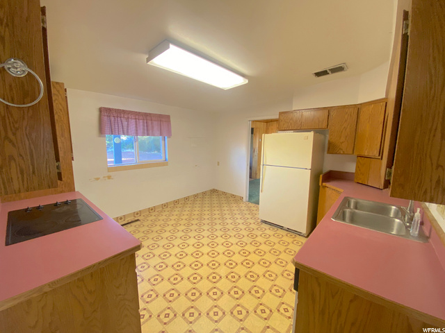 Photo 9 for MLS #1898172 at 362 W 400 South