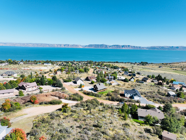 Beautiful corner building lot in the main section of Bear Lake West. Gradual slope making it very easy to build on. Amenities include in-ground pool, tennis court, 9-hole golf course, and private beach access.