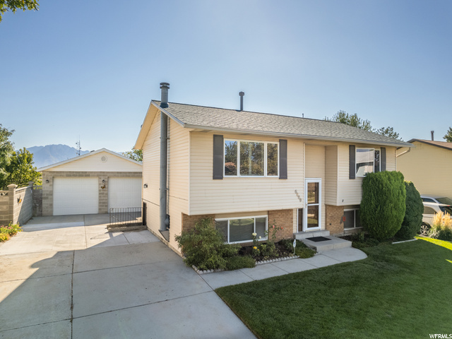 5889 S COUNTRY HILLS DR, Taylorsville UT 84129