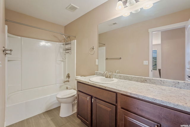 Photo 13 for MLS #1903475 at 928 Amberly Dr