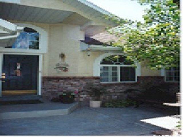 1572 Hidden Valley Dr, Sandy, UT 84092 — photo 2