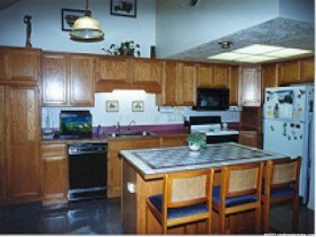1572 Hidden Valley Dr, Sandy, UT 84092 — photo 5