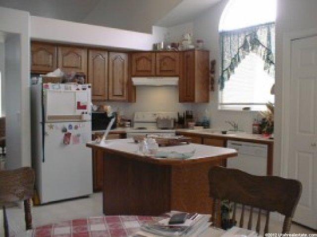 754 W 2200 N, Clinton, UT 84015 — photo 3
