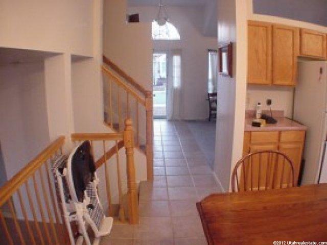 5571 Edgeberry Dr, Murray, UT 84123 — photo 2