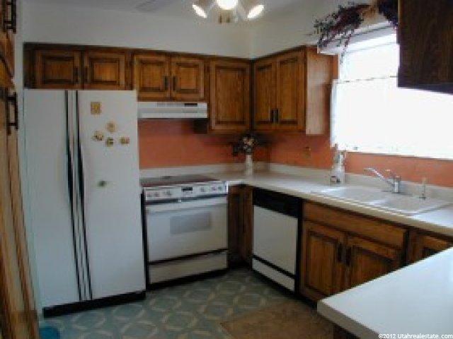 9545 Robins Way, Sandy, UT 84094 — photo 2