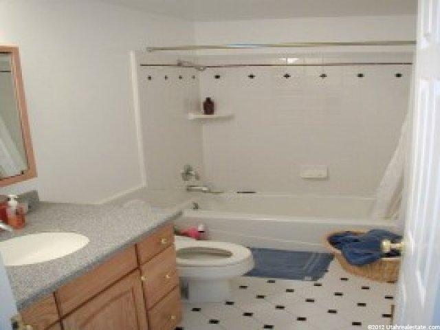 295 Briarwood Dr, Centerville, UT 84014 — photo 2