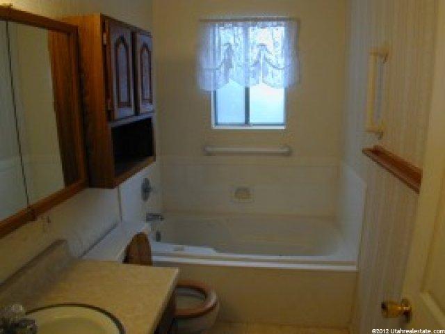 566 Howard Dr, Sandy, UT 84070 — photo 8