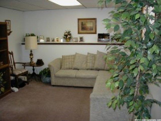 8466 S 1520 E, Sandy, UT 84093 — photo 4