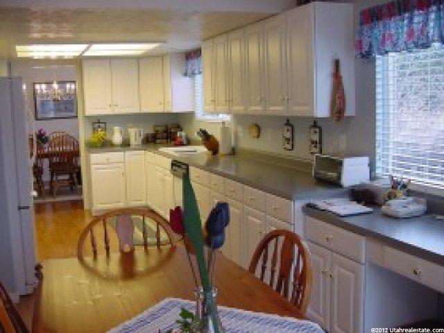 8566 Terrace Dr, Sandy, UT 84093 — photo 5