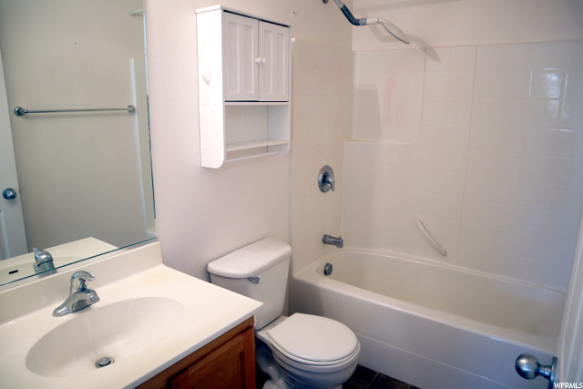 Photo 13 for MLS #1962695 at 4245 W 250 North