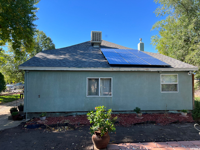 Photo 12 for MLS #1963586 at 2852 Porter Ave