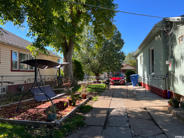 Photo 9 for MLS #1963586 at 2852 Porter Ave