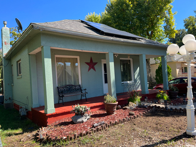 Photo 15 for MLS #1963586 at 2852 Porter Ave