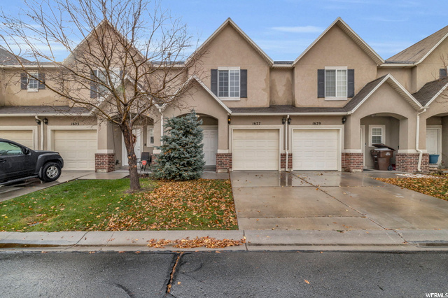 1627  LITTLE OAK CT, West Valley City UT 84119