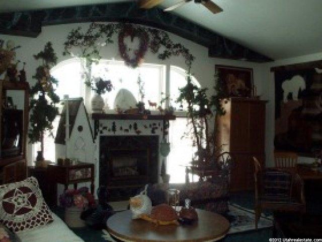 325 E 400 S, Hyrum, UT 84319 — photo 2